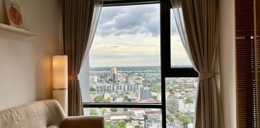 Studio in the Condo in Khlong Toei, Bangkok, Thailand  № 167808