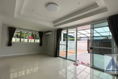 Haus in Watthana, Bangkok, Thailand 5 Schlafzimmer № 214593 - Foto 2