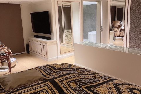 Condo in Pathum Wan, Bangkok, Thailand, 3 bedrooms  № 170983 - photo 4