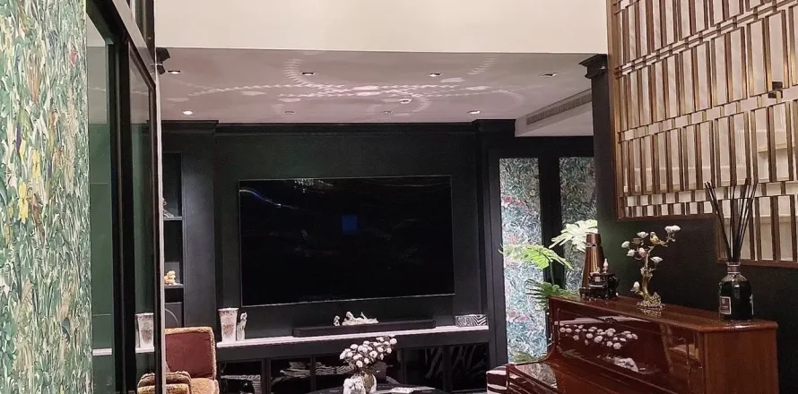 Condo in Pathum Wan, Bangkok, Thailand, 3 bedrooms  № 170983