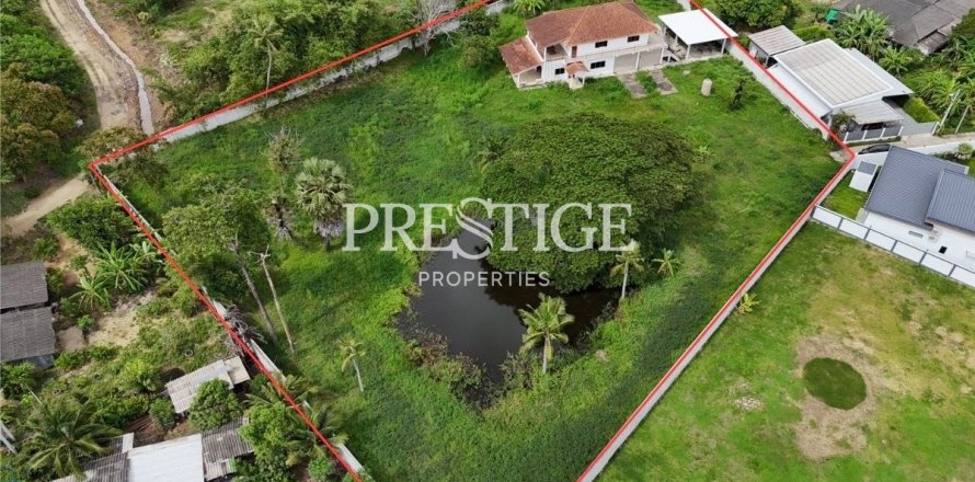 Land in Pattaya, Thailand 200 sq.m. № 197959