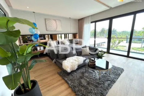 Casa de 4 dormitorios en Pattaya, Tailandia № 211959 - foto 8
