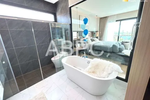 Casa de 4 dormitorios en Pattaya, Tailandia № 211959 - foto 4