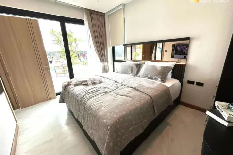 Casa de 4 dormitorios en Pattaya, Tailandia № 211959 - foto 5