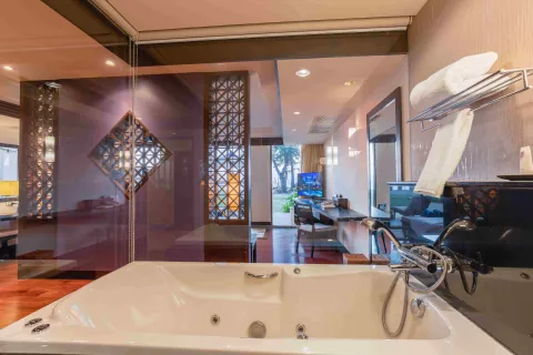 Villa in Phuket, Thailand 2 bedrooms № 155194 - photo 2