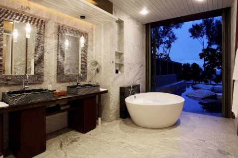 Villa in Phuket, Thailand 5 bedrooms № 166789 - photo 16