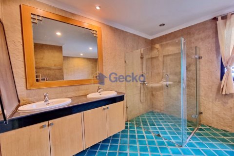 Condo in Pattaya, Thailand, 3 bedrooms № 199605 - photo 22