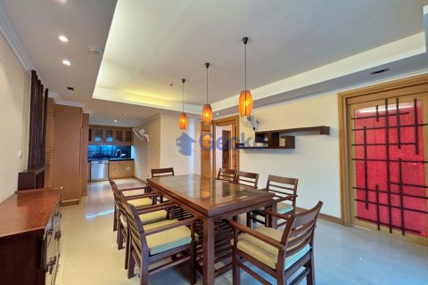 Condo in Pattaya, Thailand, 3 bedrooms № 199605 - photo 9