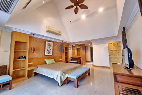 Condo in Pattaya, Thailand, 3 bedrooms № 199605 - photo 18