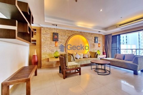 Condo in Pattaya, Thailand, 3 bedrooms № 199605 - photo 4