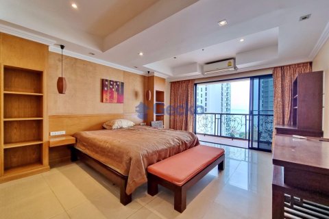 Condo in Pattaya, Thailand, 3 bedrooms № 199605 - photo 28