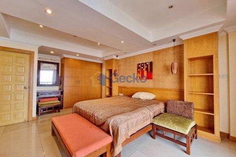 Condo in Pattaya, Thailand, 3 bedrooms № 199605 - photo 29