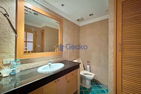 Condo in Pattaya, Thailand, 3 bedrooms № 199605 - photo 26