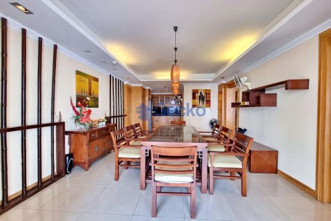 Condo in Pattaya, Thailand, 3 bedrooms № 199605 - photo 8