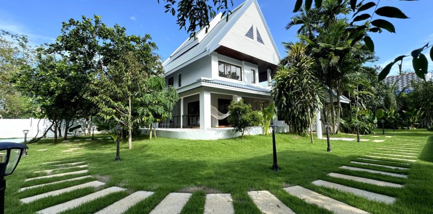 Villa in Pattaya, Thailand 4 Schlafzimmer № 199608