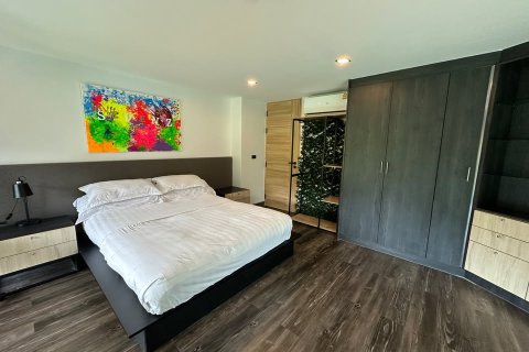 Apartamento de 2 habitaciones en Pattaya, Tailandia № 199607 - foto 4