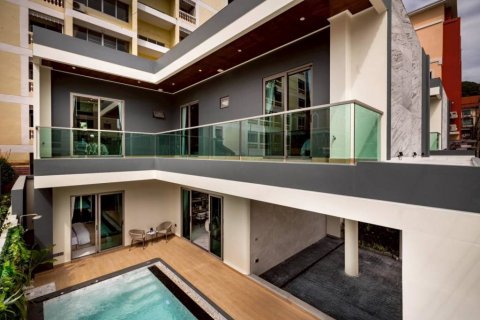 Вилла в Паттайе, Таиланд с 4 спальнями  № 134458 - фото 1