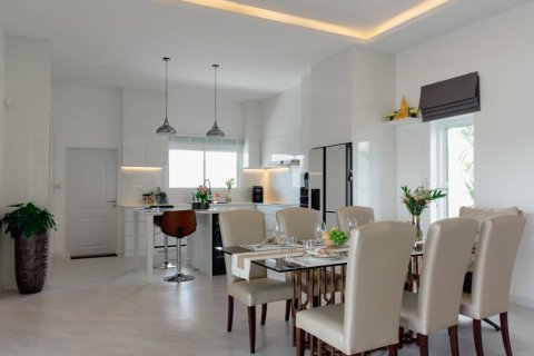 Villa in Hua Hin, Thailand 4 bedrooms № 134459 - photo 8