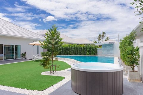 Villa in Hua Hin, Thailand 4 bedrooms № 134459 - photo 3