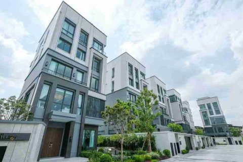 Maison à Thonburi, Bangkok, Thaïlande 4 chambres № 184045
