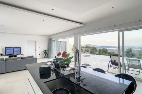 Villa on Chaweng Beach, Ko Samui, Thailand 4 bedrooms № 180129 - photo 3
