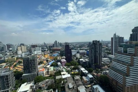 Condo in Watthana, Bangkok, Thailand, 2 bedrooms  № 133813 - photo 18