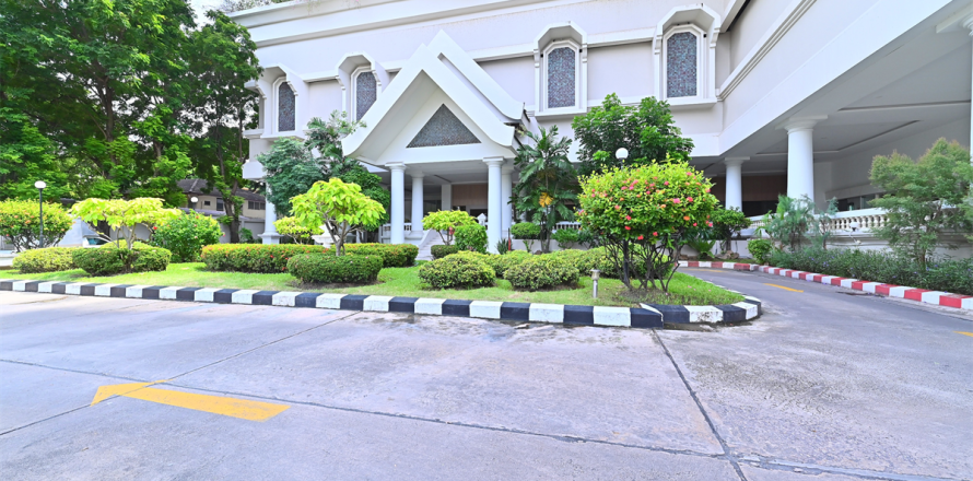 Condominio de 3 dormitorios en Bangkok, Tailandia № 188590