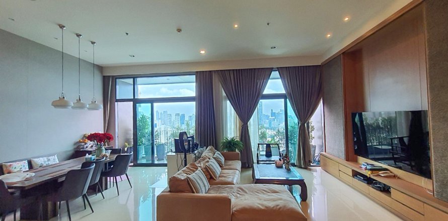 Condo in Bangkok, Thailand, 4 bedrooms  № 181015