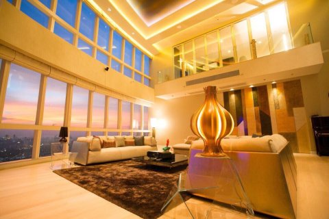 Condo in Bangkok, Thailand, 6 bedrooms  № 181010