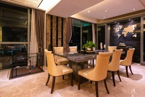 Condo in Bangkok, Thailand, 3 bedrooms  № 181013 - photo 5