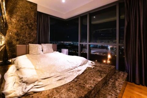 Condo in Bangkok, Thailand, 3 bedrooms  № 181013 - photo 9