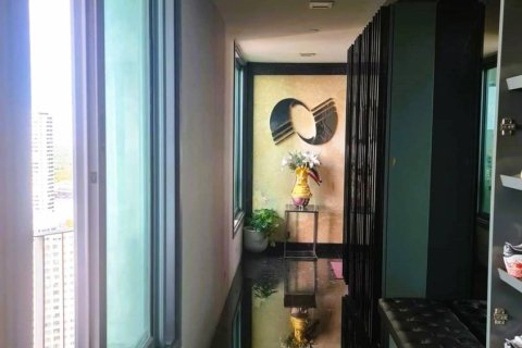 Condo in Bangkok, Thailand, 3 bedrooms  № 181013 - photo 11