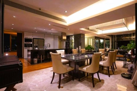 Condo in Bangkok, Thailand, 3 bedrooms  № 181013 - photo 8