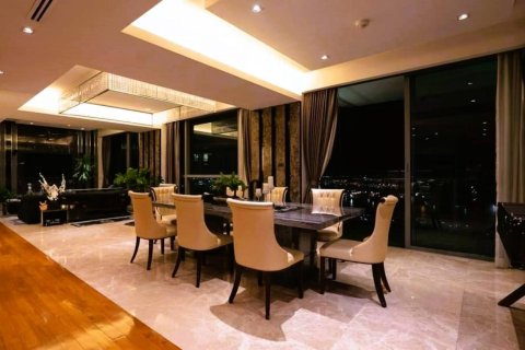 Condo in Bangkok, Thailand, 3 bedrooms  № 181013 - photo 4