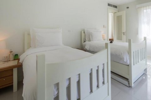Condo in Bangkok, Thailand, 3 bedrooms  № 181014 - photo 19