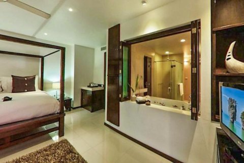 Condo in Bangkok, Thailand, 3 bedrooms  № 181014 - photo 17