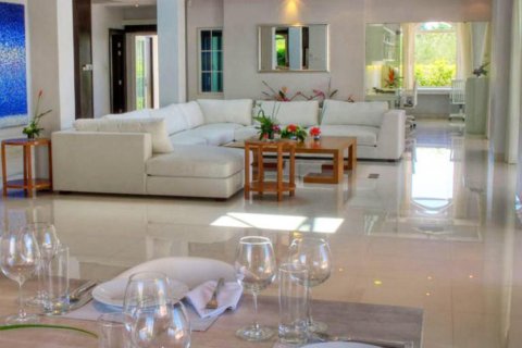 Condo in Bangkok, Thailand, 3 bedrooms  № 181014 - photo 13