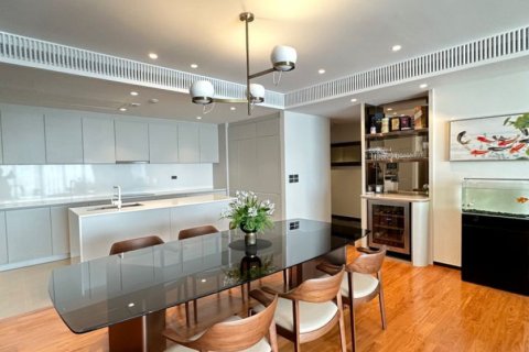 Condo in Bangkok, Thailand, 3 bedrooms  № 181014 - photo 30