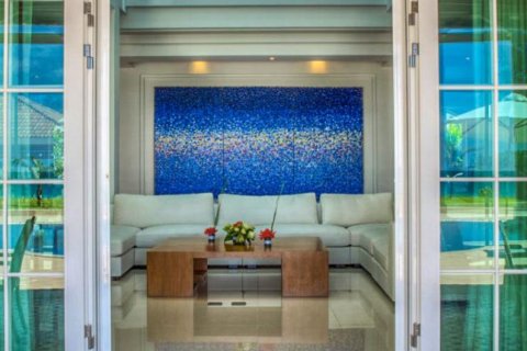 Condo in Bangkok, Thailand, 3 bedrooms  № 181014 - photo 11
