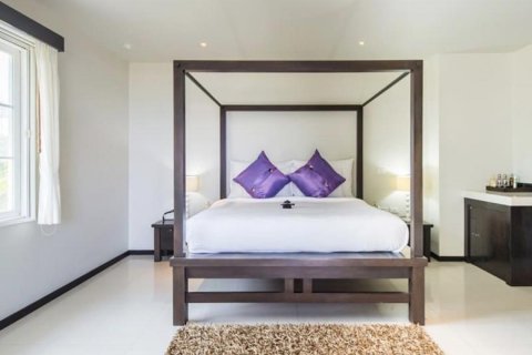 Condo in Bangkok, Thailand, 3 bedrooms  № 181014 - photo 14