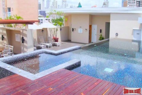 Apartment in Bangkok, Thailand 2 bedrooms № 193912