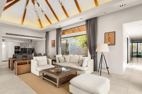 Villa in Phuket, Thailand 4 bedrooms № 157114 - photo 2