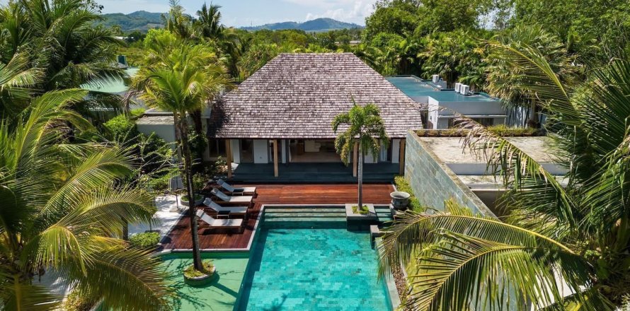 Villa in Phuket, Thailand 4 bedrooms № 157114