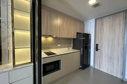 Studio in the Condo in Ratchathewi, Bangkok, Thailand  № 138800 - photo 2