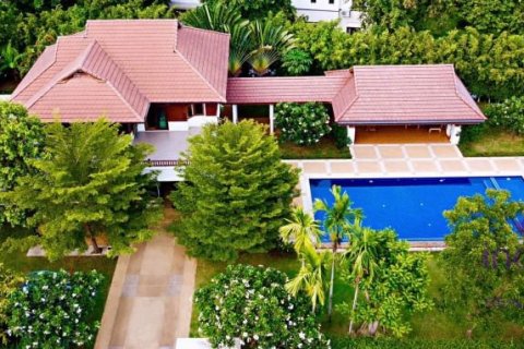 Вилла в Чиангмае, Таиланд с 4 спальнями  № 162590 - фото 1