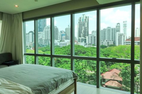 Condo in Bangkok, Thailand, 2 bedrooms  № 180984 - photo 13