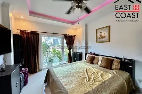 Casa de 4 dormitorios en Jomtien Beach, Pattaya, Tailandia № 212649 - foto 4