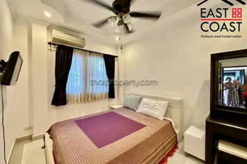 Casa de 4 dormitorios en Jomtien Beach, Pattaya, Tailandia № 212649 - foto 11