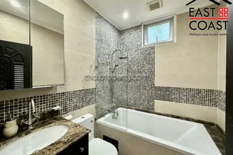 Casa de 4 dormitorios en Jomtien Beach, Pattaya, Tailandia № 212649 - foto 5