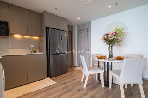 Condo à Bang Lamung, Thaïlande, 2 chambres  № 134786 - photo 2